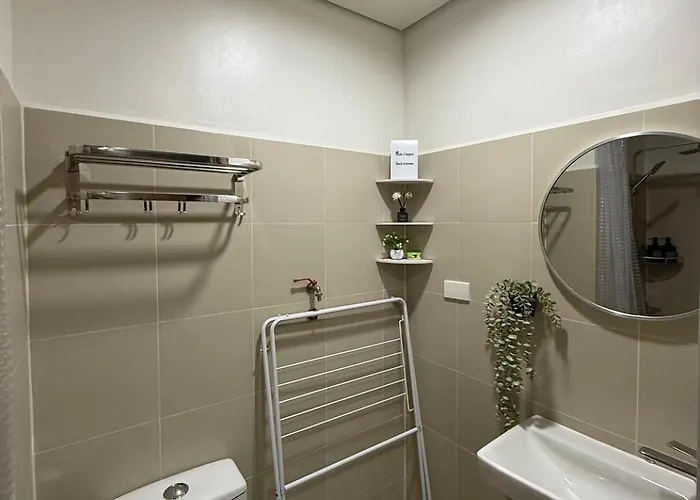 Red Residences Cozy In Makati Near Naia