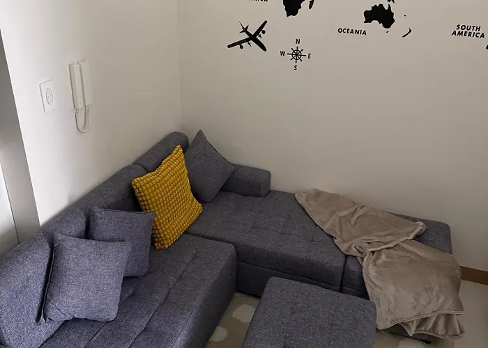 Red Residences Cozy In Makati Near Naia Apartment Manila